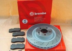 Brzdná sada přední 'BREMBO' děrované kotouče Mercedes W221 S Klasse