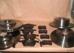 Brzdná sada Audi A4 predná + zadná s kotúčmi 280mm + 245mm